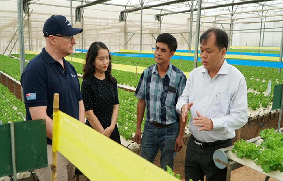 Từ “tri thức hóa nông dân” đến xây dựng xã nông thôn số - 6 Từ “tri thức hóa nông dân” đến xây dựng xã nông thôn số - 6