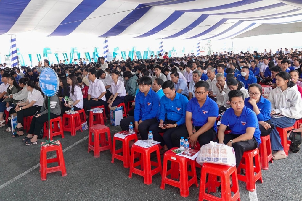 1.200 lao động tìm việc, 30 doanh nghiệp tuyển người ở Vĩnh Long - 2 1.200 lao động tìm việc, 30 doanh nghiệp tuyển người ở Vĩnh Long - 2