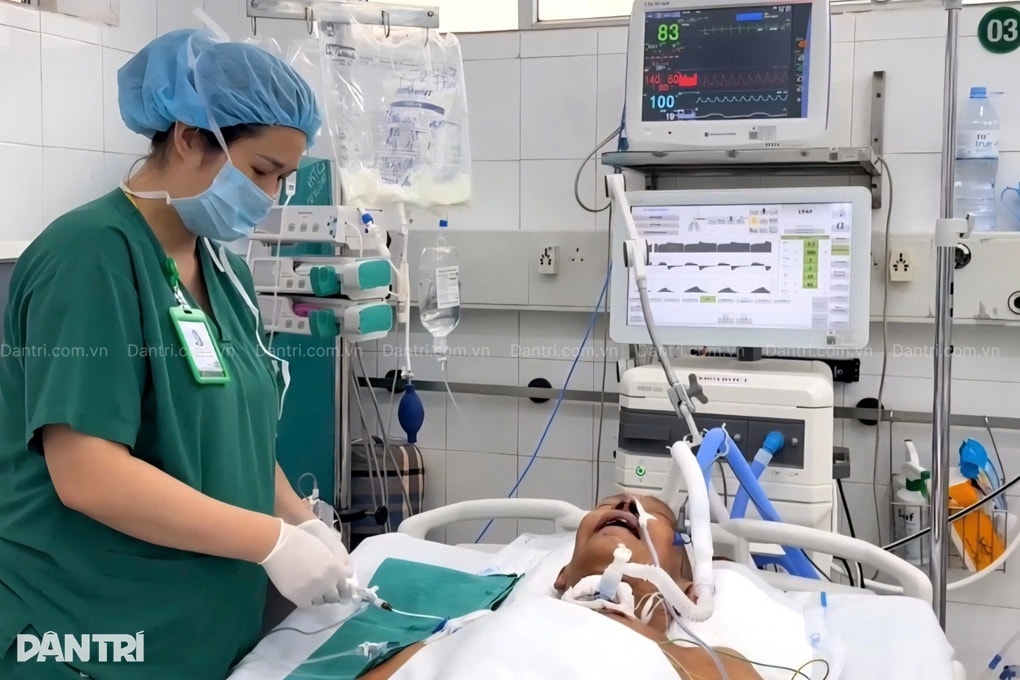 Vợ ung thư gục ngã khi chồng nguy kịch trong phòng hồi sức - 1 Vợ ung thư gục ngã khi chồng nguy kịch trong phòng hồi sức - 1