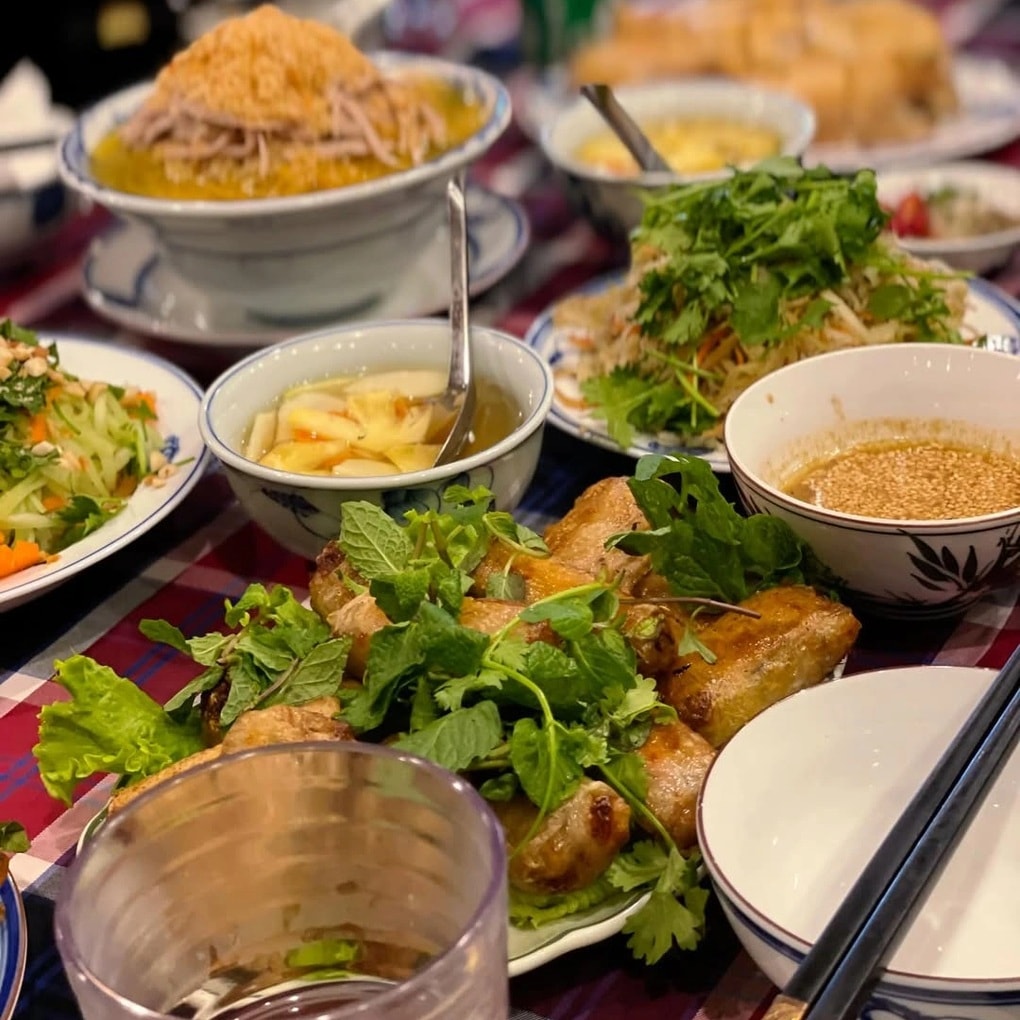 Vụ cỗ ở Bát Tràng 2,7 triệu đồng: Đắt ở chỗ ngồi, gấp đôi giá thường? - 3