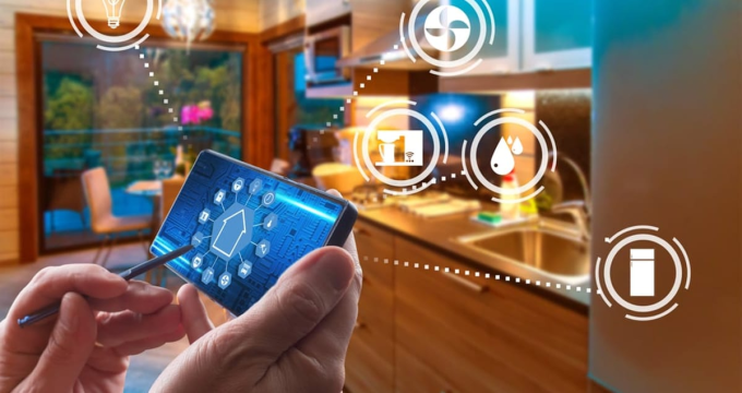 Minh họa một ngôi nhà thông minh điều khiển qua smartphone. Ảnh: Built In