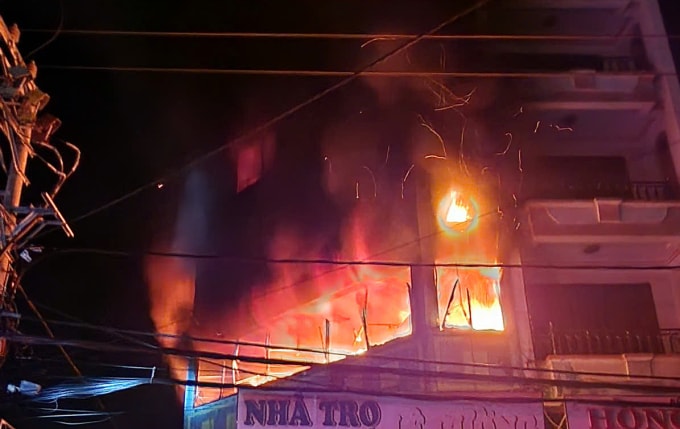 Căn nhà 4 tầng tại phường Nha Trang cháy lúc rạng sáng 15/11. Ảnh: Công an tỉnh Khánh Hòa