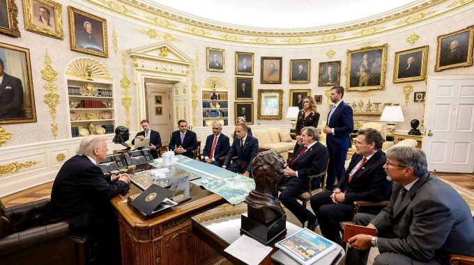 Cuộc gặp giữa ông Trump (bên trái) và các lãnh đạo doanh nghiệp Thụy Sĩ tại Nhà Trắng đầu tháng 11. Ảnh: Rolex Magazine