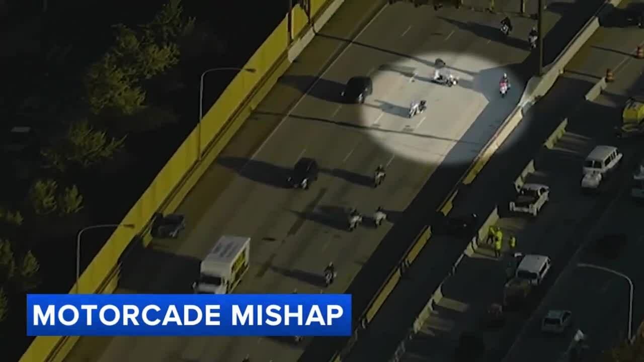 Hai cảnh sát trong đoàn môtô ngã giữa cao tốc