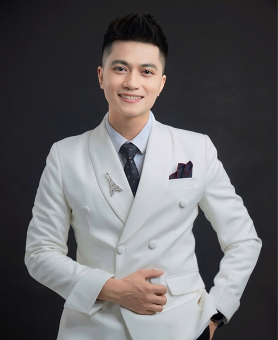 "Không ngừng bứt phá": Khí chất bền bỉ của MC Đồng Thoại trên hành trình 12 năm cầm mic - Ảnh 1.