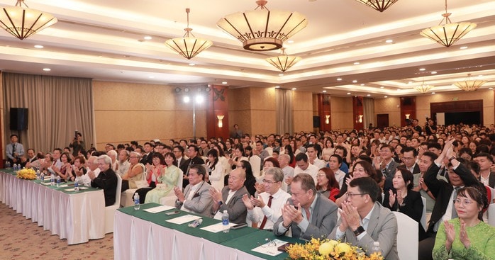 Tọa đàm "Đối thoại về chân dung thế hệ doanh nhân mới" - Ảnh 1.