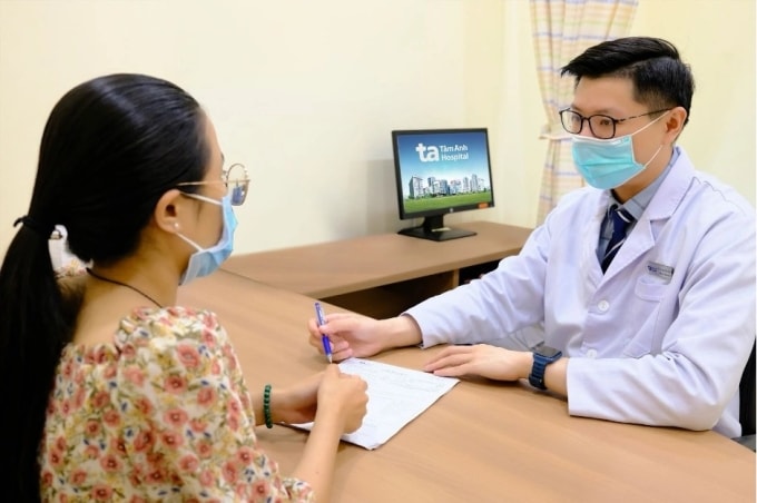 Bác sĩ Sỹ tư vấn cho người bệnh. Ảnh minh họa: Bệnh viện Đa khoa Tâm Anh