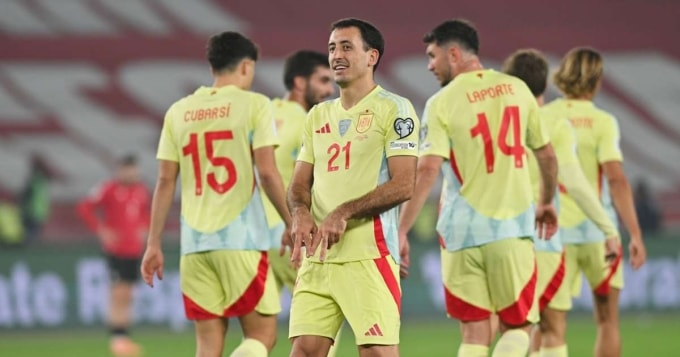 Oyarzabal mừng bàn trong trận Grudia 0-4 Tây Ban Nha ở vòng loại World Cup tối 15/11. Ảnh: EFE