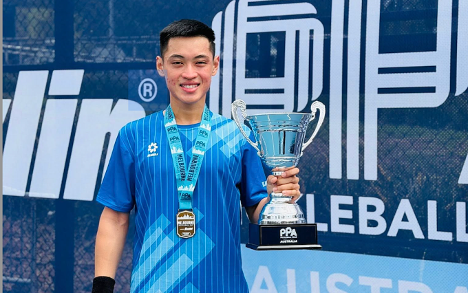 Trương Vinh Hiển bên Cup vô địch Pro Men’s Singles PPA Tour Australia 2025, tại Melbourne sáng 16/11.
