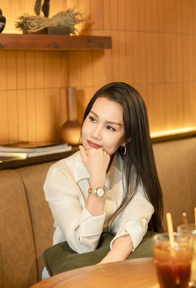 Từng òa khóc khi chia sẻ về biến cố bệnh tật, 'Nữ hoàng dân ca' Việt hiện sống ra sao?- Ảnh 2.