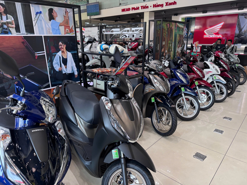 Xe máy Honda tăng giá, các hãng khác giảm - Ảnh 1.