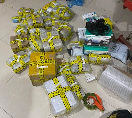 Boom hàng, trả hàng đến mức báo động, nhiều chủ shop gửi thư "cầu xin" khách  - Ảnh 1.