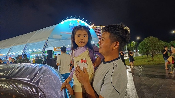 CLIP: Gay cấn cuộc thi mò cua biển Cà Mau - Ảnh 5.