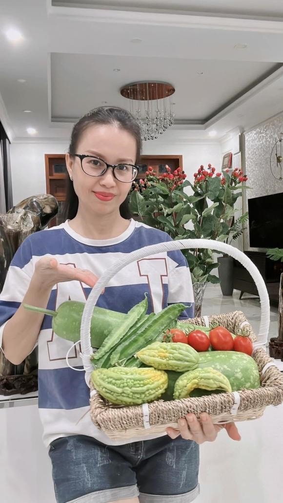 Từng òa khóc khi chia sẻ về biến cố bệnh tật, 'Nữ hoàng dân ca' Việt hiện sống ra sao?- Ảnh 16.