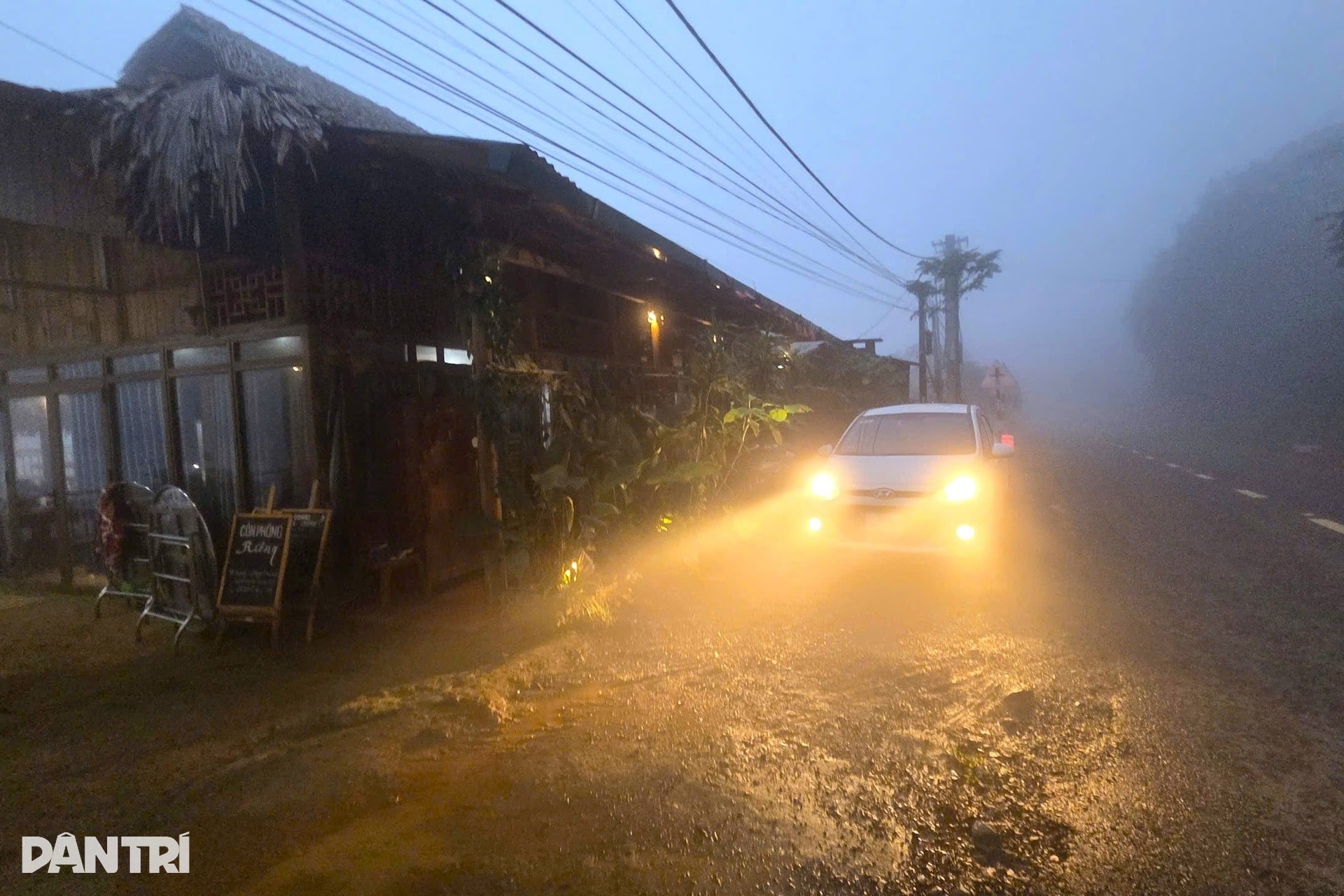 Ngắm bản làng Pù Luông trong làn sương mù mờ ảo - 11