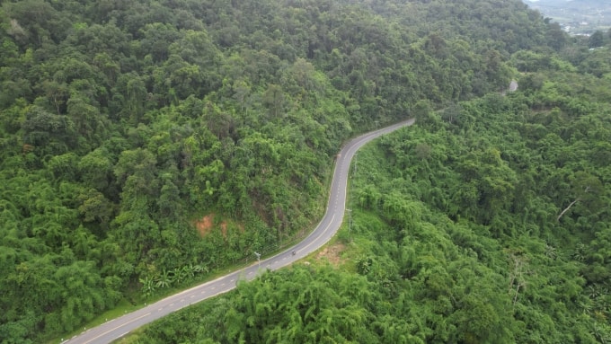 Quốc lộ 55 qua đèo Đa Mi nối tLa Dạ - Bảo Lộc, tỉnh Lâm Đồng. Ảnh: Việt Quốc