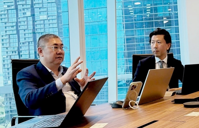 Ông Vũ Hữu Điền, Thành viên HĐQT kiêm Tổng giám đốc VPBankS, thuyết trình trong buổi gặp nhà đầu tư nước ngoài trước thềm IPO. Ảnh: VPBankS