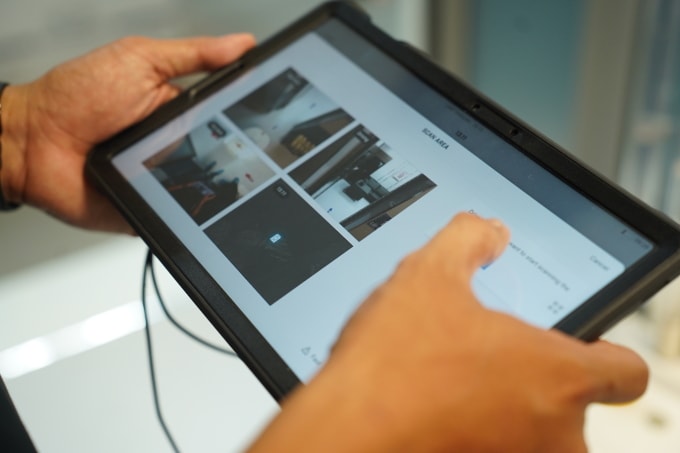 Robot được lập trình, điều khiển từ xa bằng máy tính. Ảnh: Bệnh viện cung cấp