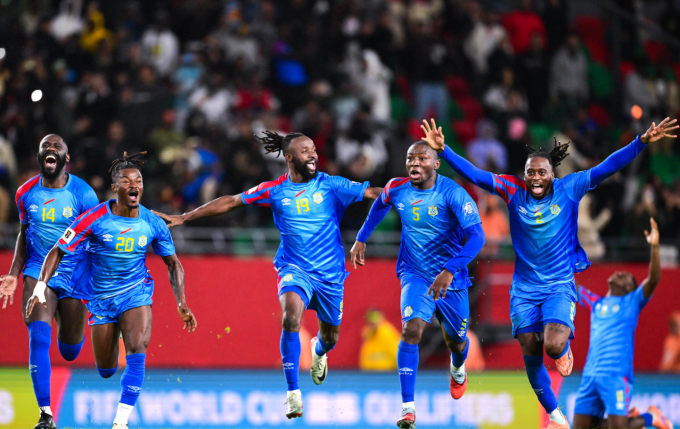 Các cầu thủ DR Congo ăn mừng sau khi thắng Nigeria ở chung kết vòng play-off châu Phi và giành quyền vào loạt play-off liên lục địa tranh vé vớt World Cup 2026. Ảnh: CAF