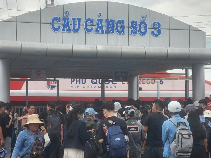 Các hãng tàu cao tốc đi Phú Quốc đua nhau giảm giá - Ảnh 1.