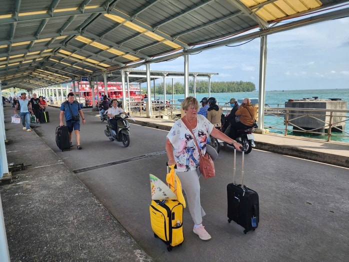 Các hãng tàu cao tốc đi Phú Quốc đua nhau giảm giá - Ảnh 2.