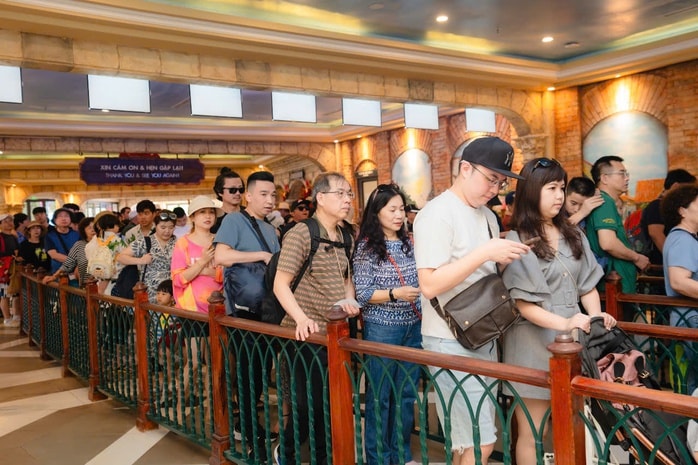 Phú Quốc chật kín khách những ngày Tết- Ảnh 3. Phú Quốc chật kín khách những ngày Tết- Ảnh 3.