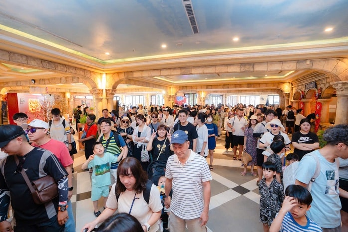 Phú Quốc chật kín khách những ngày Tết- Ảnh 2. Phú Quốc chật kín khách những ngày Tết- Ảnh 2.