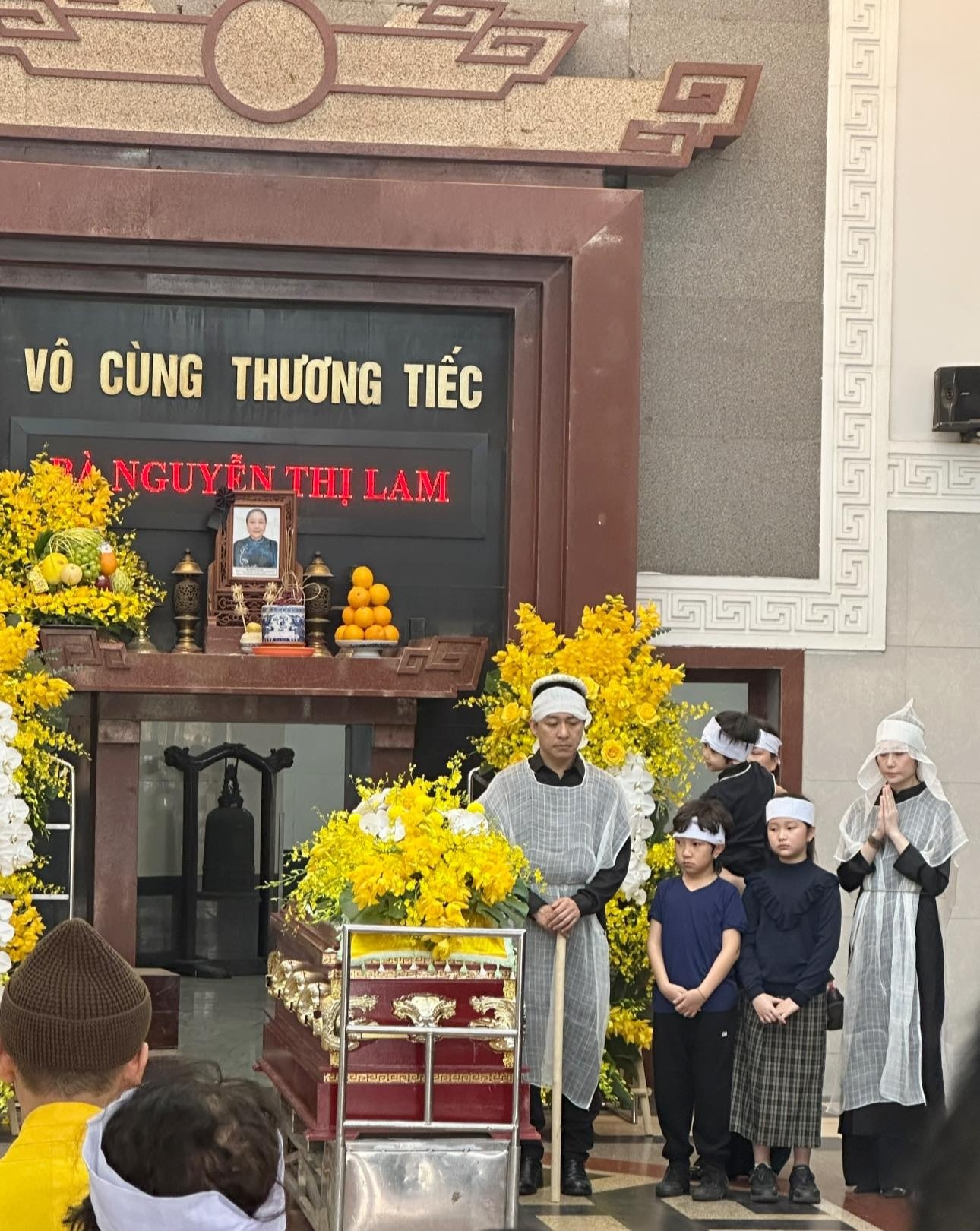 Me Tuan Hung mat anh 1