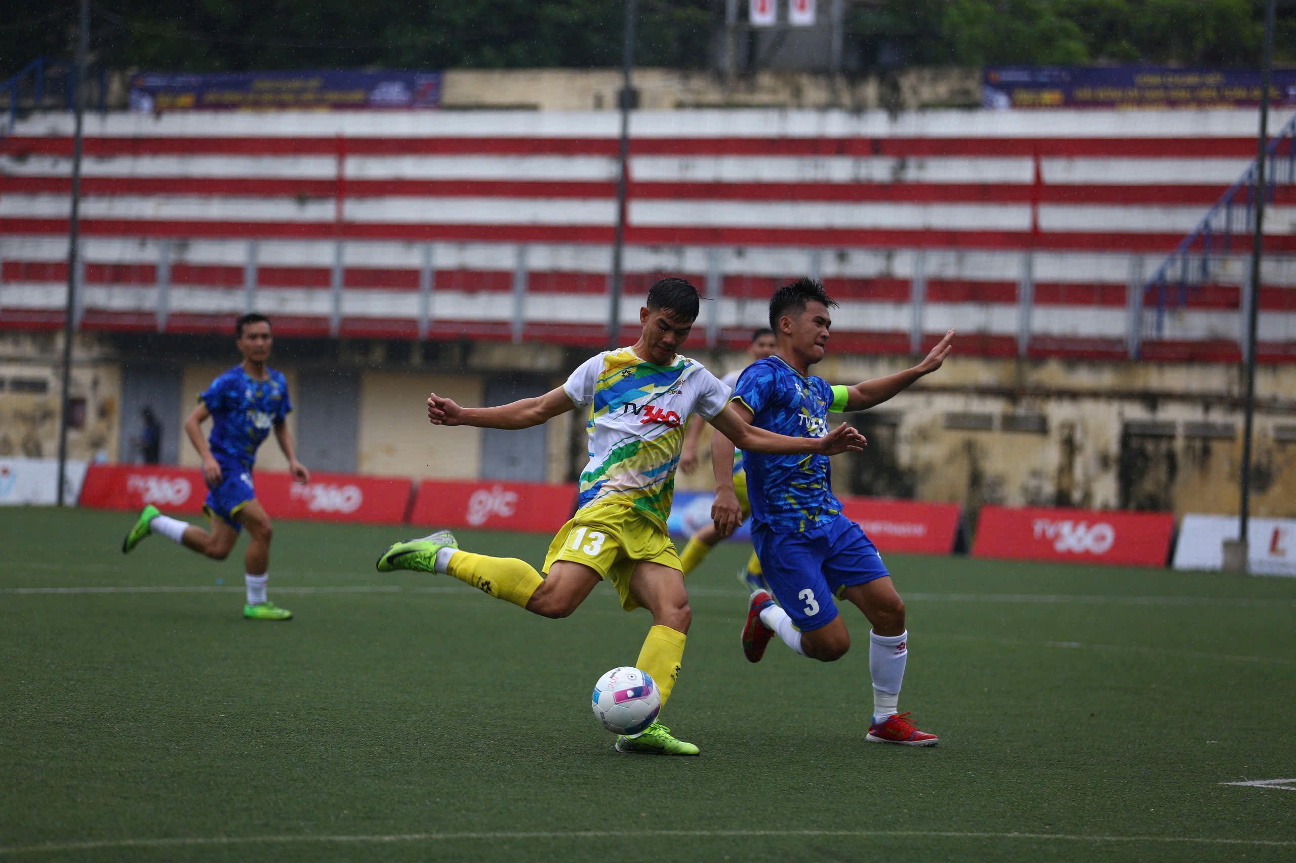 Vòng chung kết Giải bóng đá nam Sinh viên Toàn quốc 2025 diễn ra sáng nay 18/11 trong không khí sôi động, chuyên nghiệp và đậm chất sinh viên.