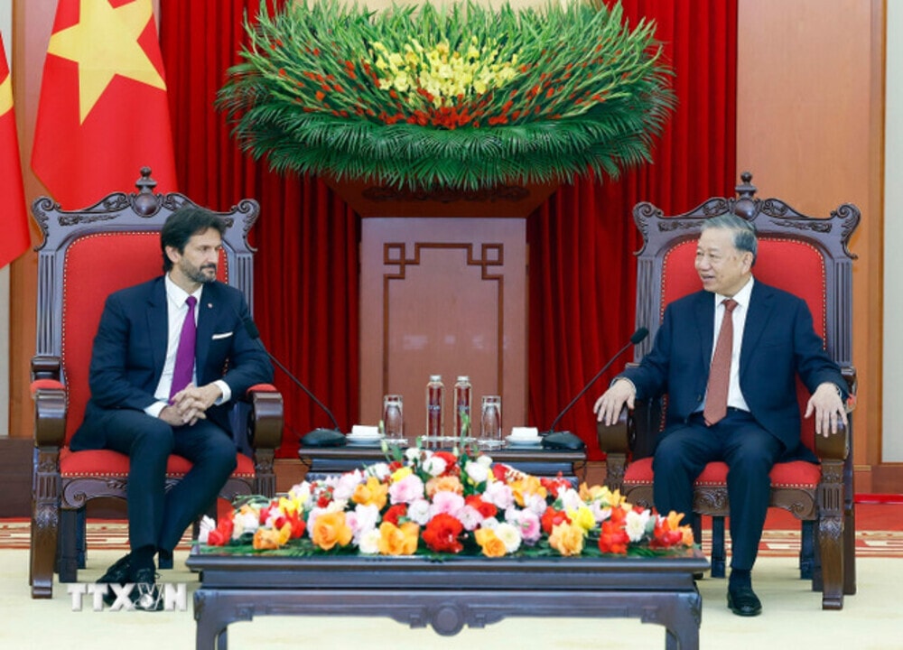 Tổng Bí thư Tô Lâm tiếp ông Robert Kalinak, Phó Thủ tướng, Bộ trưởng Quốc phòng Slovakia. (Ảnh: Thống Nhất/TTXVN)