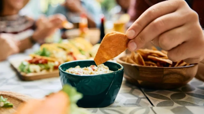 Khoa học đã chứng minh chấm hai lần sẽ lây lan tới 10.000 vi khuẩn. Ảnh: Yahoo