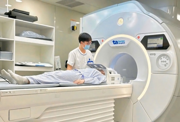 Chụp MRI 3 Tesla giúp bác sĩ đánh giá cấu trúc và mức độ teo các vùng não liên quan đến trí nhớ. Ảnh: Bệnh viện Đa khoa Tâm Anh
