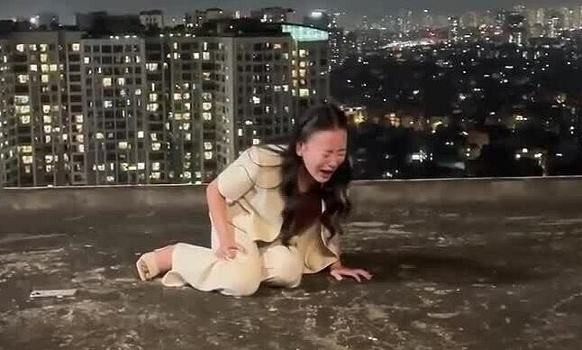 Hậu trường Phương Oanh khóc trên sân thượng