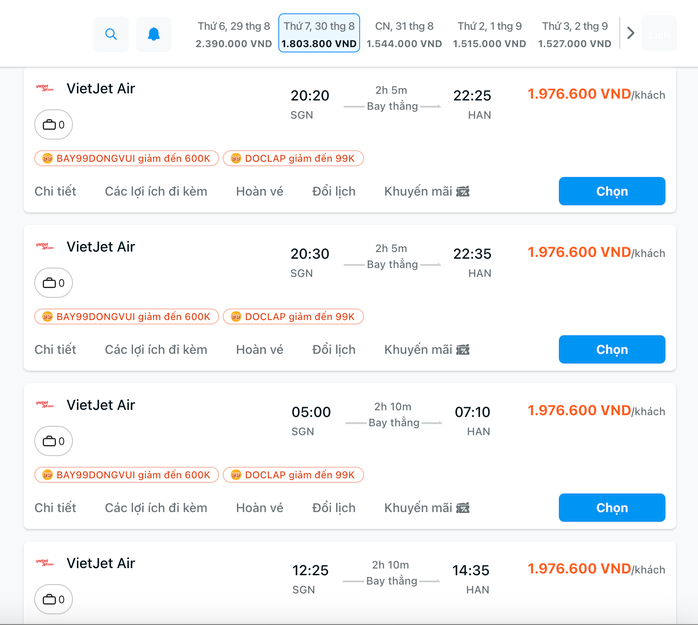 Bất ngờ giá vé máy bay từ TP HCM đi Hà Nội trước lễ diễu binh, diễu hành - Ảnh 2.