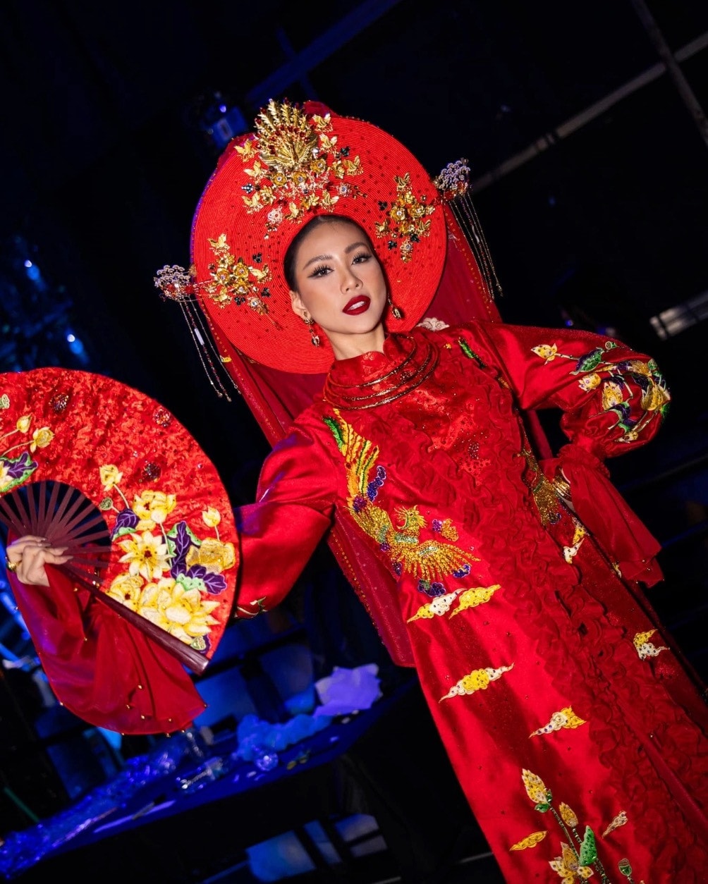 Hoa hậu Bùi Quỳnh Hoa lựa chọn thiết kế 