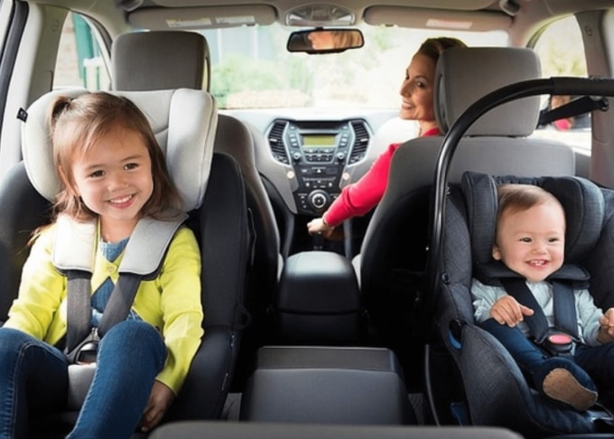Chính phủ Mỹ dành hơn một thập kỷ tuyên truyền, miễn phạt để người dân làm quen với quy định phải có ghế dành cho trẻ em trên ôtô. Ảnh minh họa: Comsumer Report
