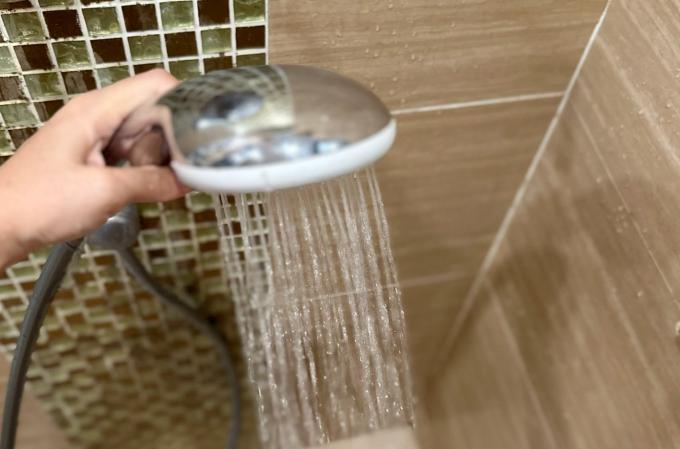 Thói quen tắm nước nóng có thể gây hại sức khỏe sinh sản nam giới. Ảnh minh họa: Ngọc Phạm