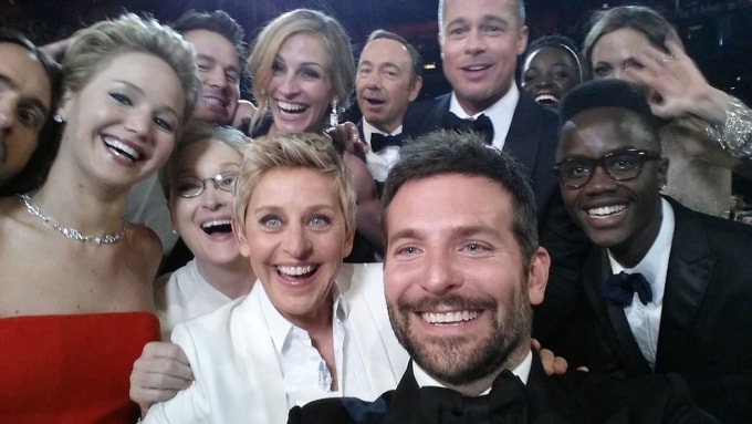 Bức ảnh selfie nổi tiếng ở Oscar 2014. Ảnh: Bradley Cooper