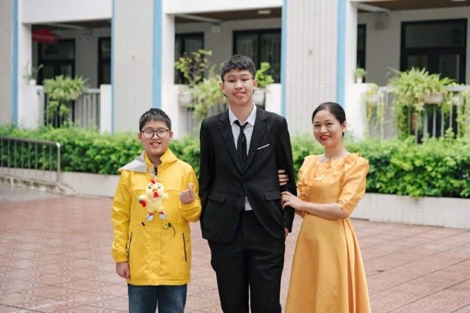 Nữ runner cùng con trai sẽ chinh phục các giải chạy trong thời gian tới. Ảnh: NVCC