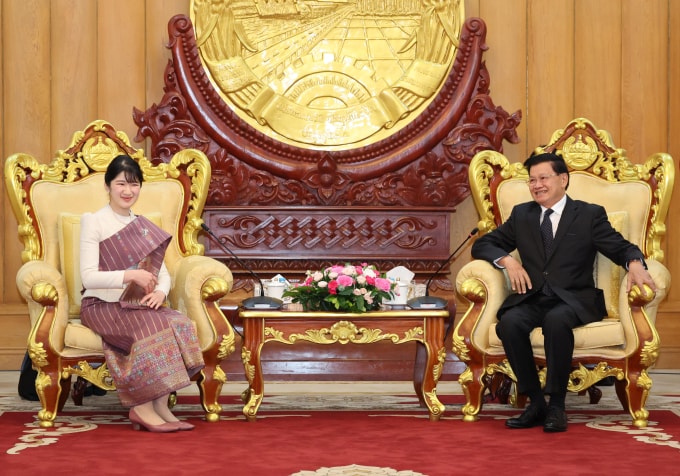 Công chúa Nhật Bản Aiko và Tổng Bí thư, Chủ tịch nước Lào Thongloun Sisoulith tại Vientiane ngày 18/11. Ảnh: AFP