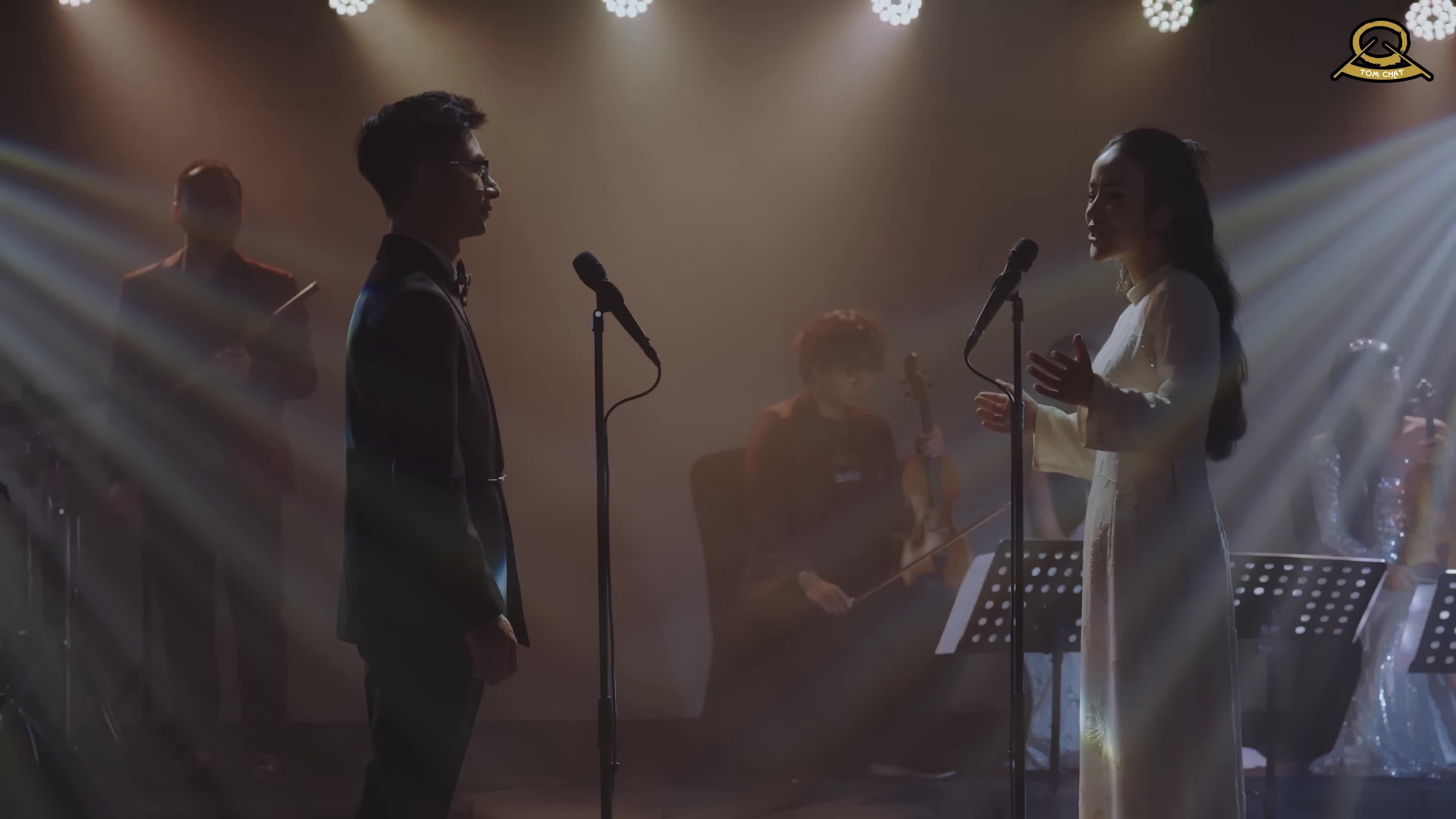 Triệu Hồng Ngọc, Trần Tuấn Hòa hát 'Còn gì đẹp hơn'