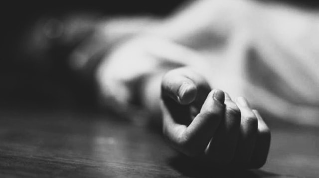 Người đàn ông 52 tuổi tử vong vì gia đình vắt chanh vào miệng "làm phép chữa bệnh" - Ảnh 1.