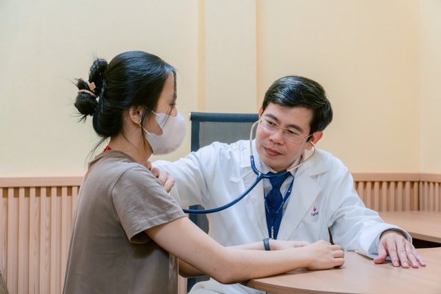 Nhiều chuyên gia đầu ngành hội tụ, chia sẻ giải pháp nâng cao an toàn cho mẹ và bé - Ảnh 4.