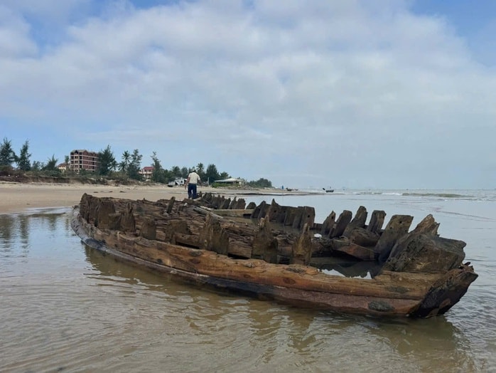 Khảo sát con tàu cổ ở Hội An: Di sản văn hóa quan trọng bị đắm - Ảnh 3. Khảo sát con tàu cổ ở Hội An: Di sản văn hóa quan trọng bị đắm - Ảnh 3.