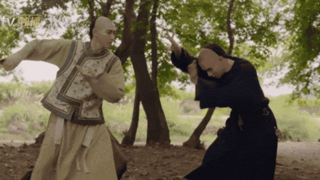 Hoan Chau cach cach anh 5