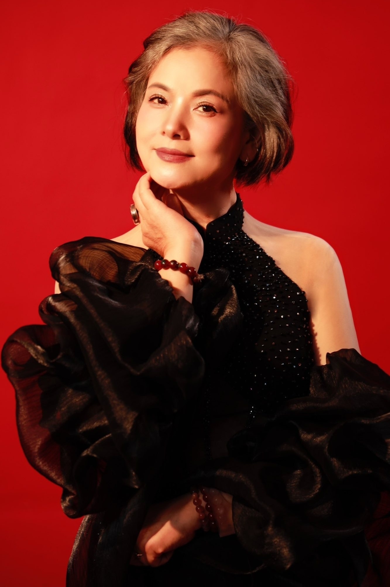 Nữ NSND mang hàm Đại tá từng lọt top 10 Người đẹp Hà Nội thập niên 80- Ảnh 2. Nữ NSND mang hàm Đại tá từng lọt top 10 Người đẹp Hà Nội thập niên 80- Ảnh 2.