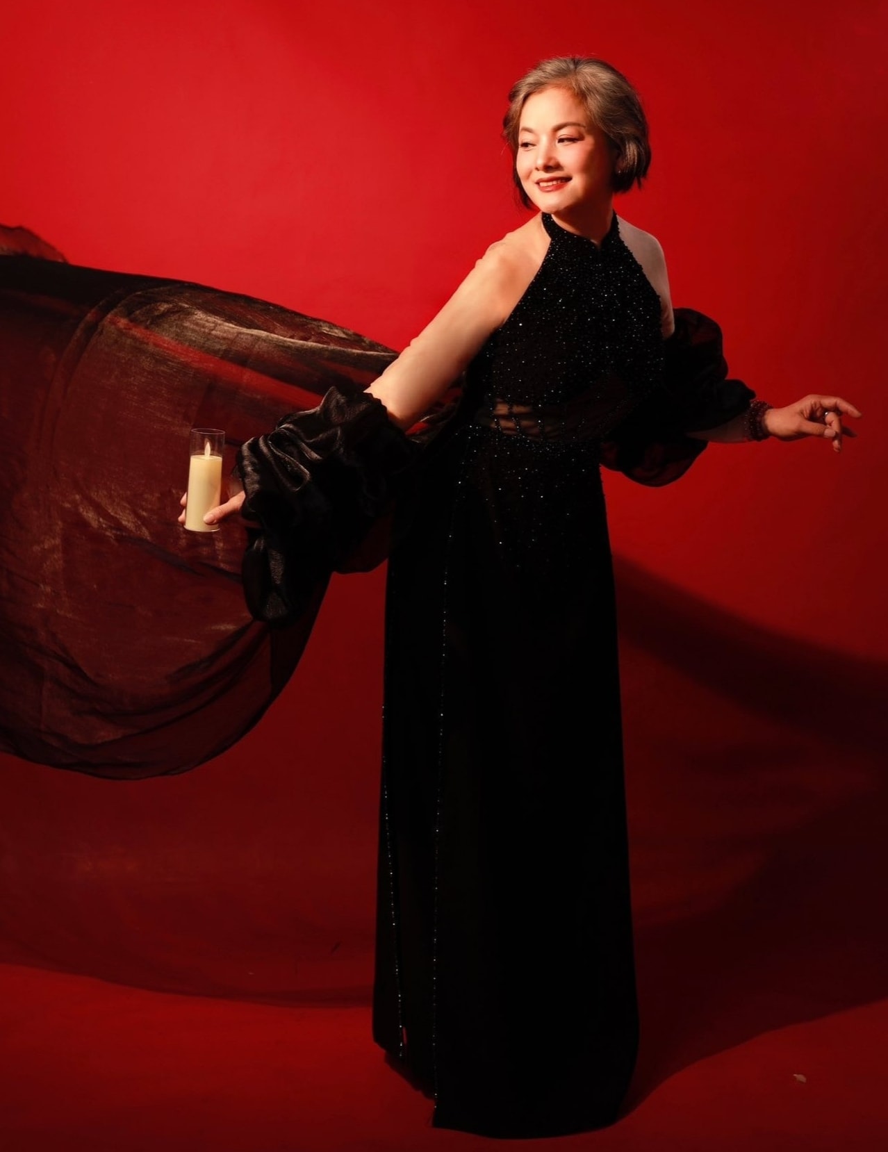 Nữ NSND mang hàm Đại tá từng lọt top 10 Người đẹp Hà Nội thập niên 80- Ảnh 4. Nữ NSND mang hàm Đại tá từng lọt top 10 Người đẹp Hà Nội thập niên 80- Ảnh 4.