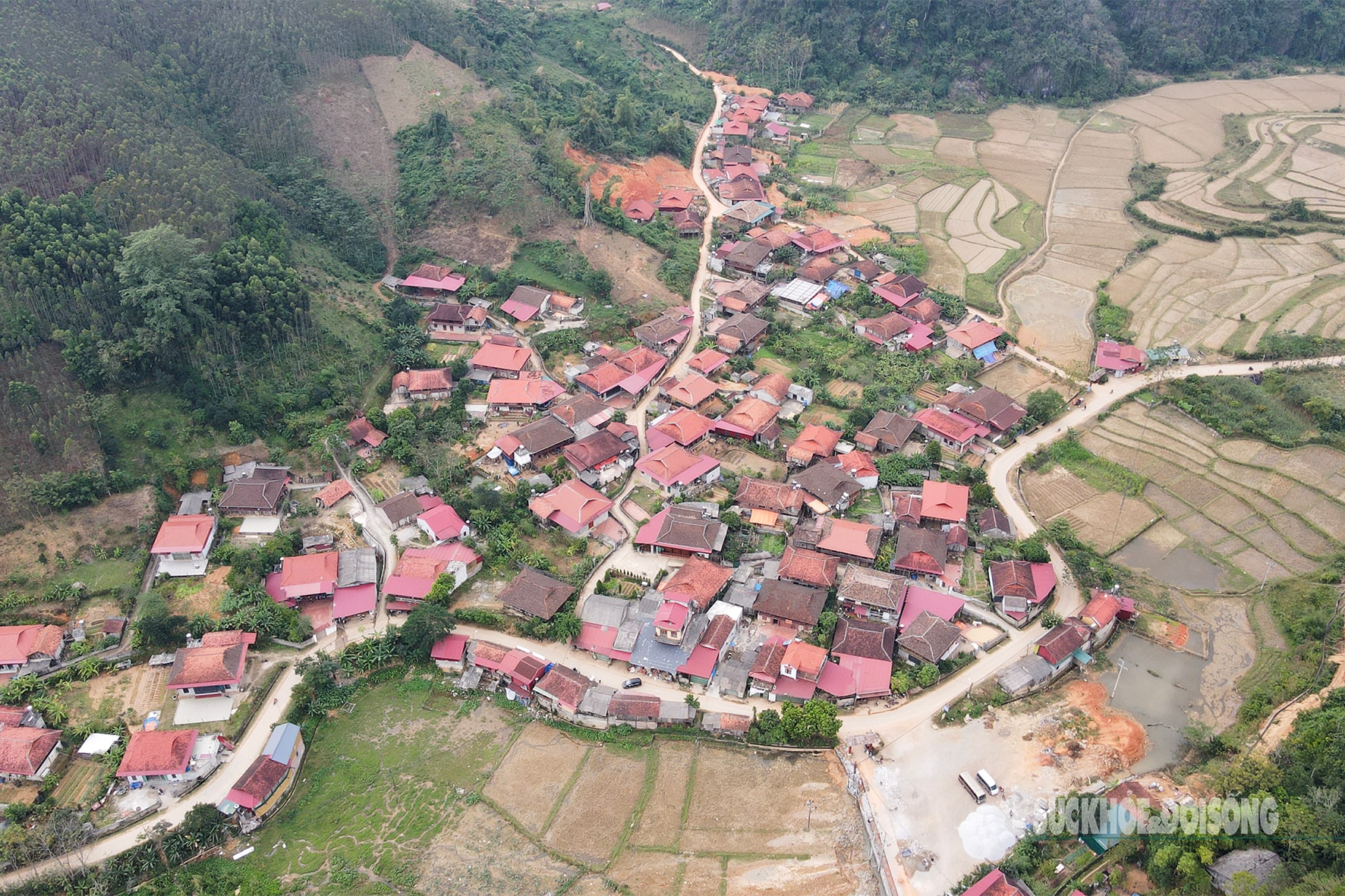 Đến Lạng Sơn trải nghiệm leo núi mạo hiểm- Ảnh 1.