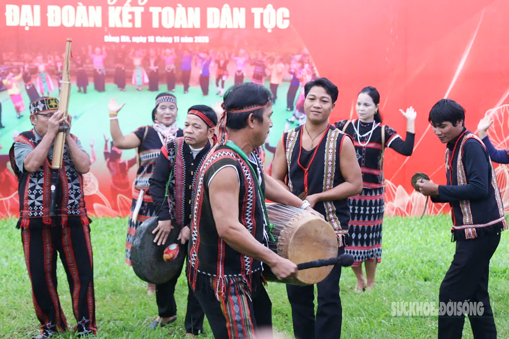 Sắc màu đoàn kết rực sáng tại Làng Văn hóa - Du lịch các dân tộc Việt Nam- Ảnh 9.