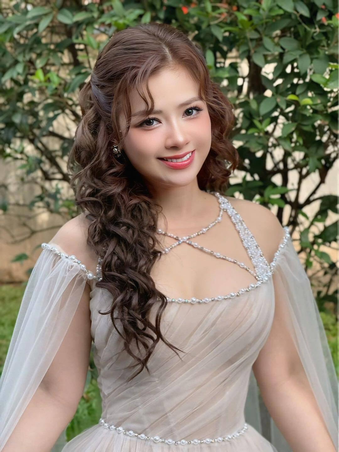 Võ Hoàng Yến làm giảng viên khi mới 22 tuổi.